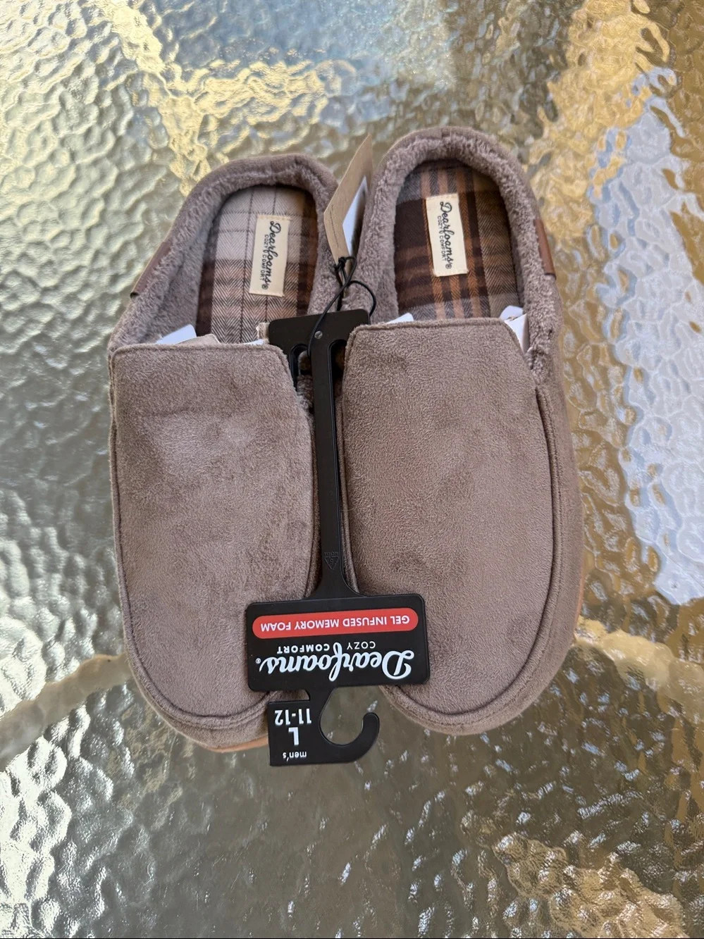 Dearfoams cozy, comfort men’s notch, clog slippers (Taupe)